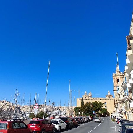 Vittoriosa' Seafront 2 Bed Highly Furnished Apartment Birgu Exterior foto
