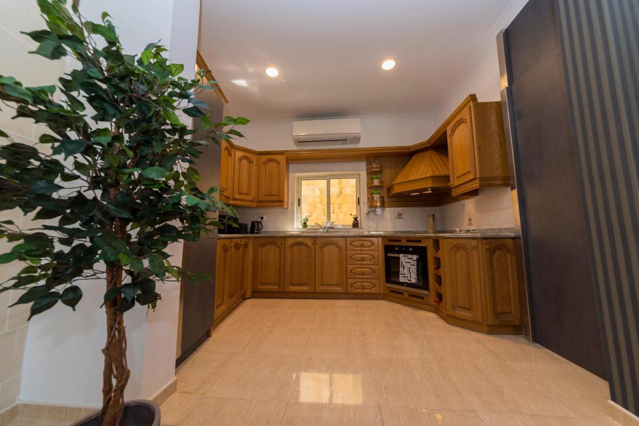 Vittoriosa' Seafront 2 Bed Highly Furnished Apartment Birgu Exterior foto