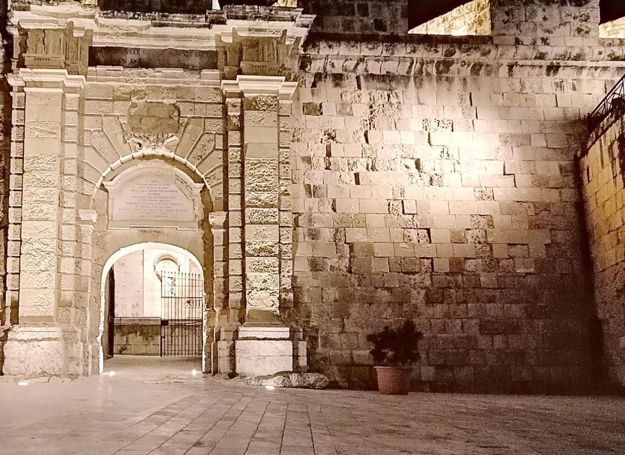 Vittoriosa' Seafront 2 Bed Highly Furnished Apartment Birgu Exterior foto