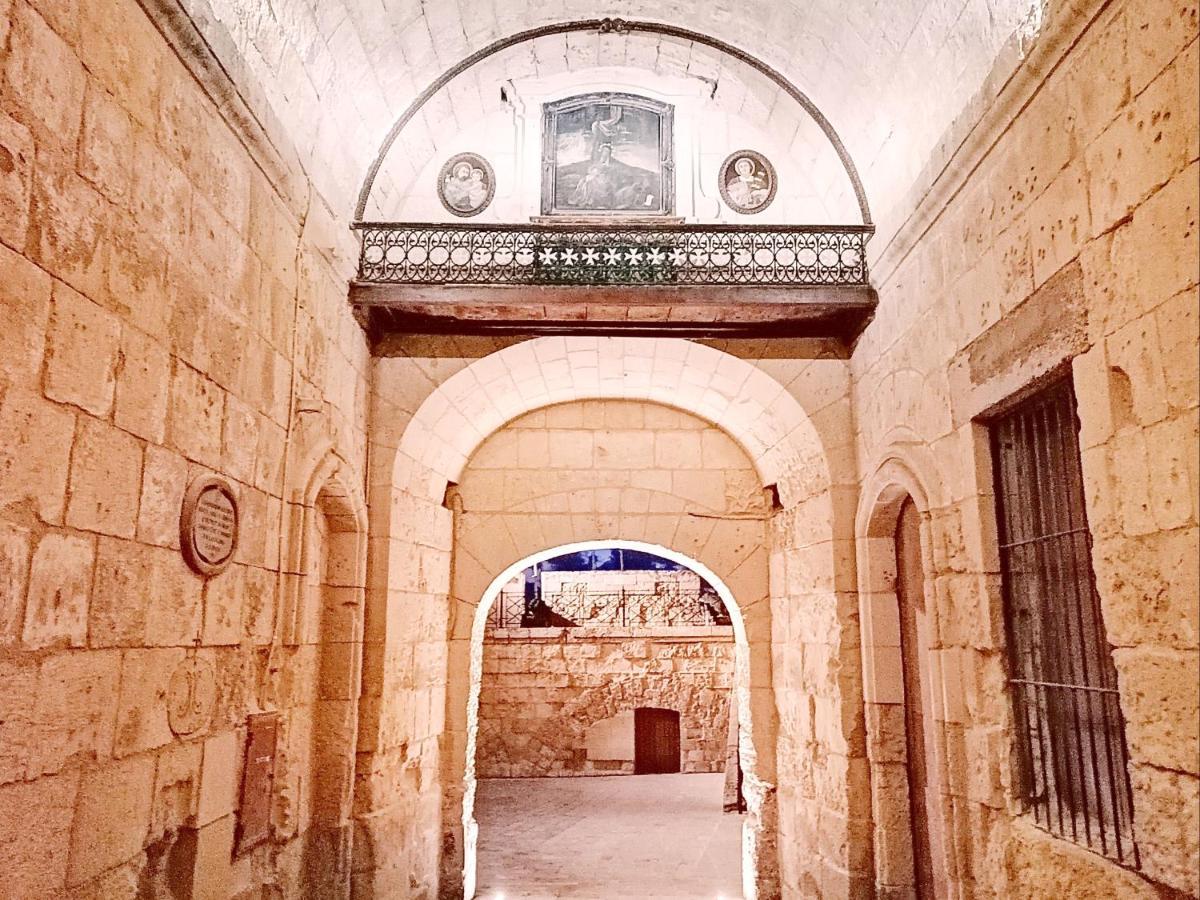 Vittoriosa' Seafront 2 Bed Highly Furnished Apartment Birgu Exterior foto