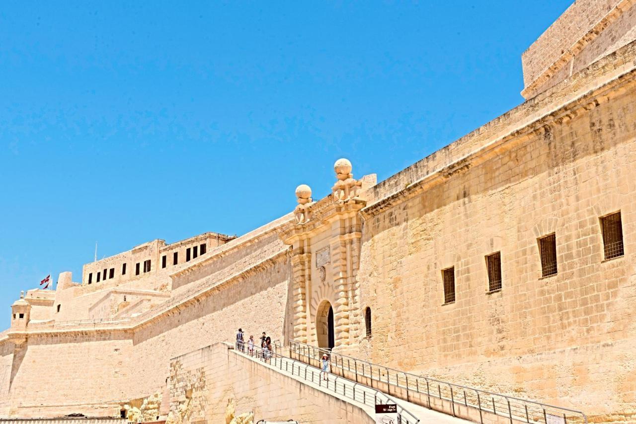 Vittoriosa' Seafront 2 Bed Highly Furnished Apartment Birgu Exterior foto