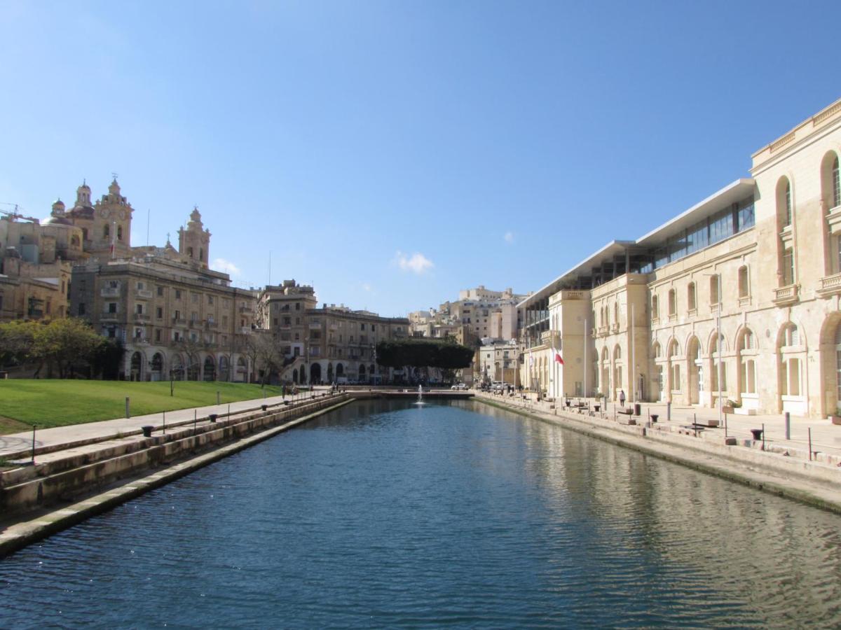 Vittoriosa' Seafront 2 Bed Highly Furnished Apartment Birgu Exterior foto