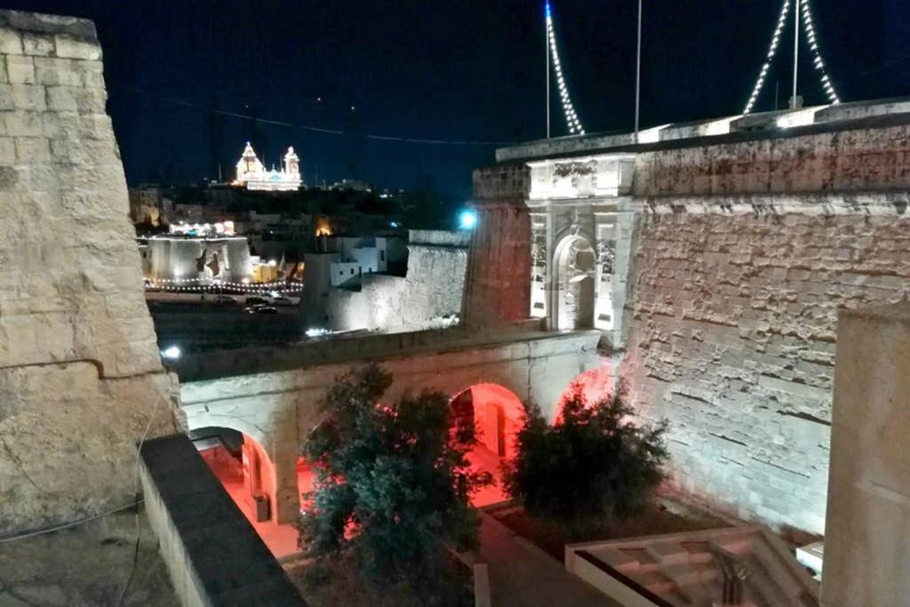 Vittoriosa' Seafront 2 Bed Highly Furnished Apartment Birgu Exterior foto