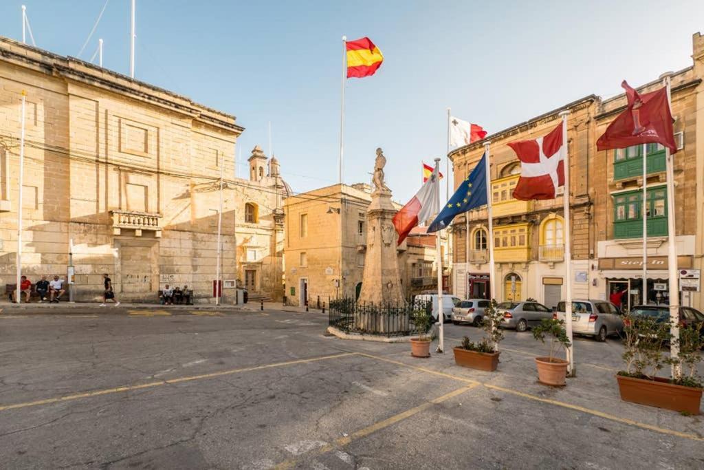 Vittoriosa' Seafront 2 Bed Highly Furnished Apartment Birgu Exterior foto